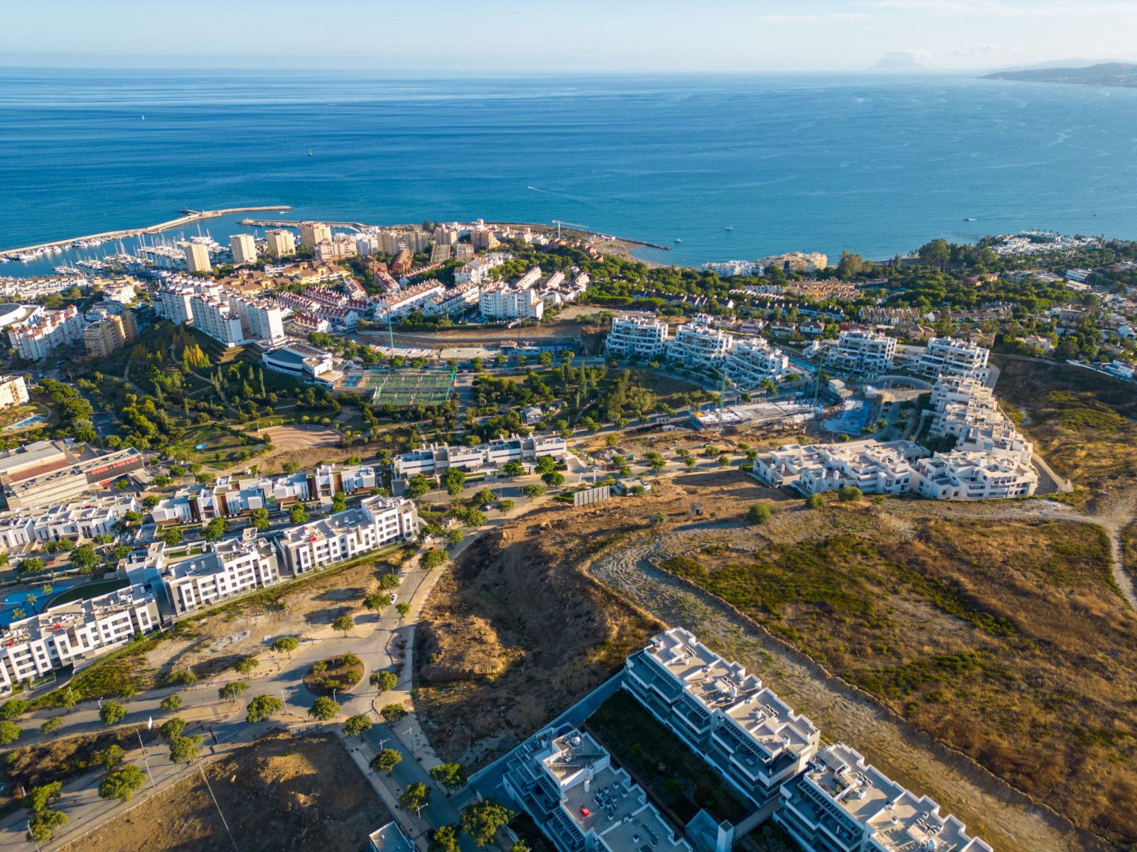 Exklusive Apartments mit Meerblick, 1 km vom Strand entfernt, Estepona
