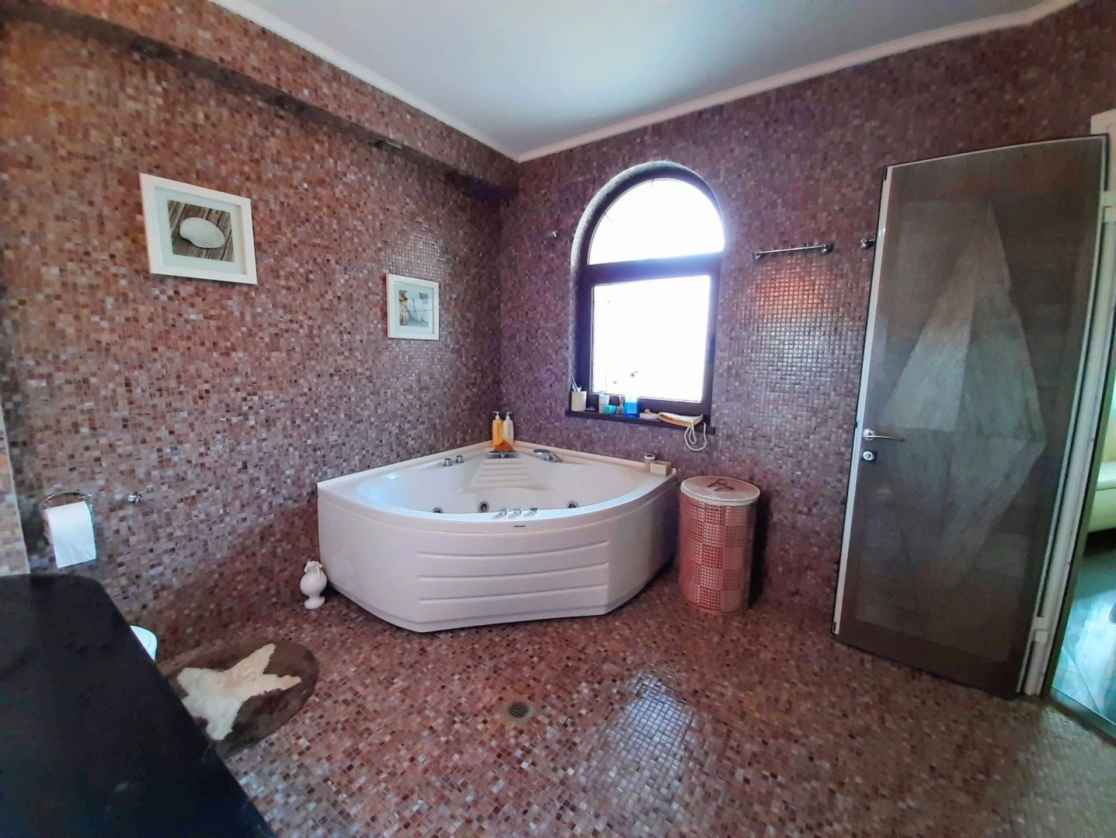 Unikalny, luksusowy apartament typu maisonette z 4 sypialniami, tylko 300 m od plaży, w kompleksie Esteban w Nessebarze, Bułgaria.