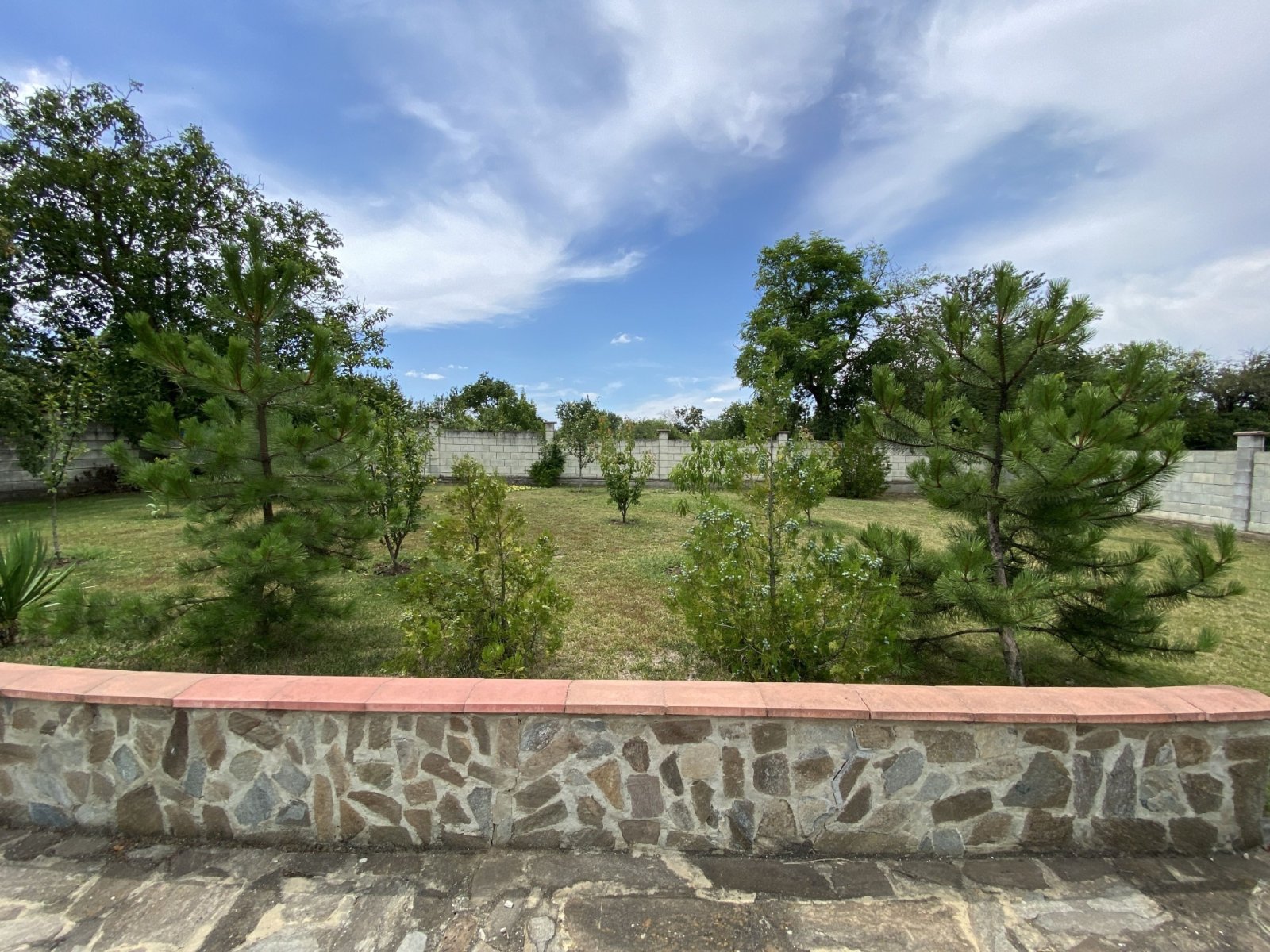 Dom jednorodzinny z basenem i ogrodem w wiosce Slaveevo, Dobricze, Bułgaria