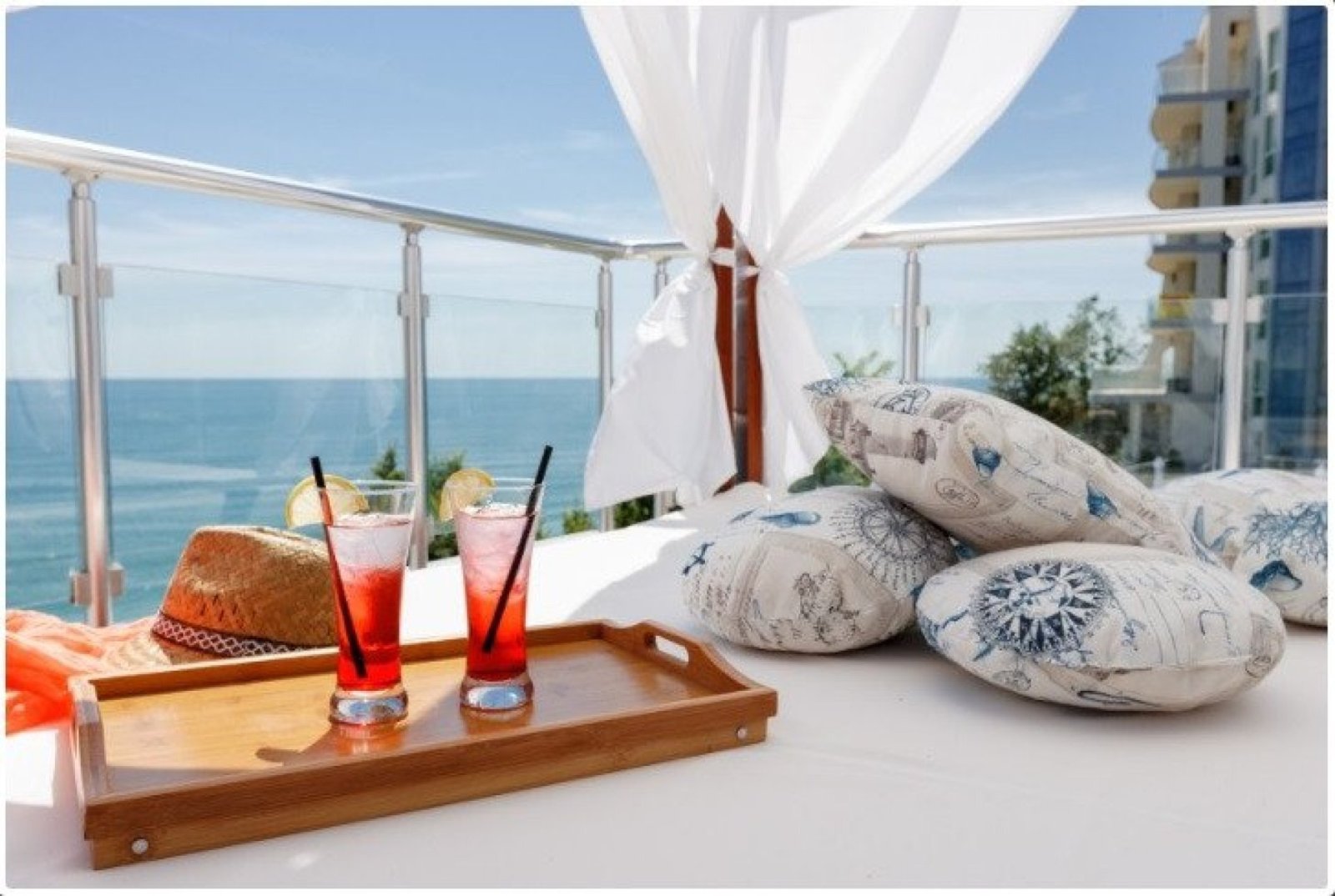 Mieszkanie trzy-pokojowe z widokiem na morze, dwoma łazienkami, bezpośrednio przy plaży – kompleks Silver Beach, Byala, Bułgaria