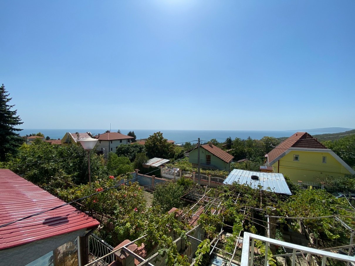 2 bliźniacze domy w Balchik z widokiem na morze