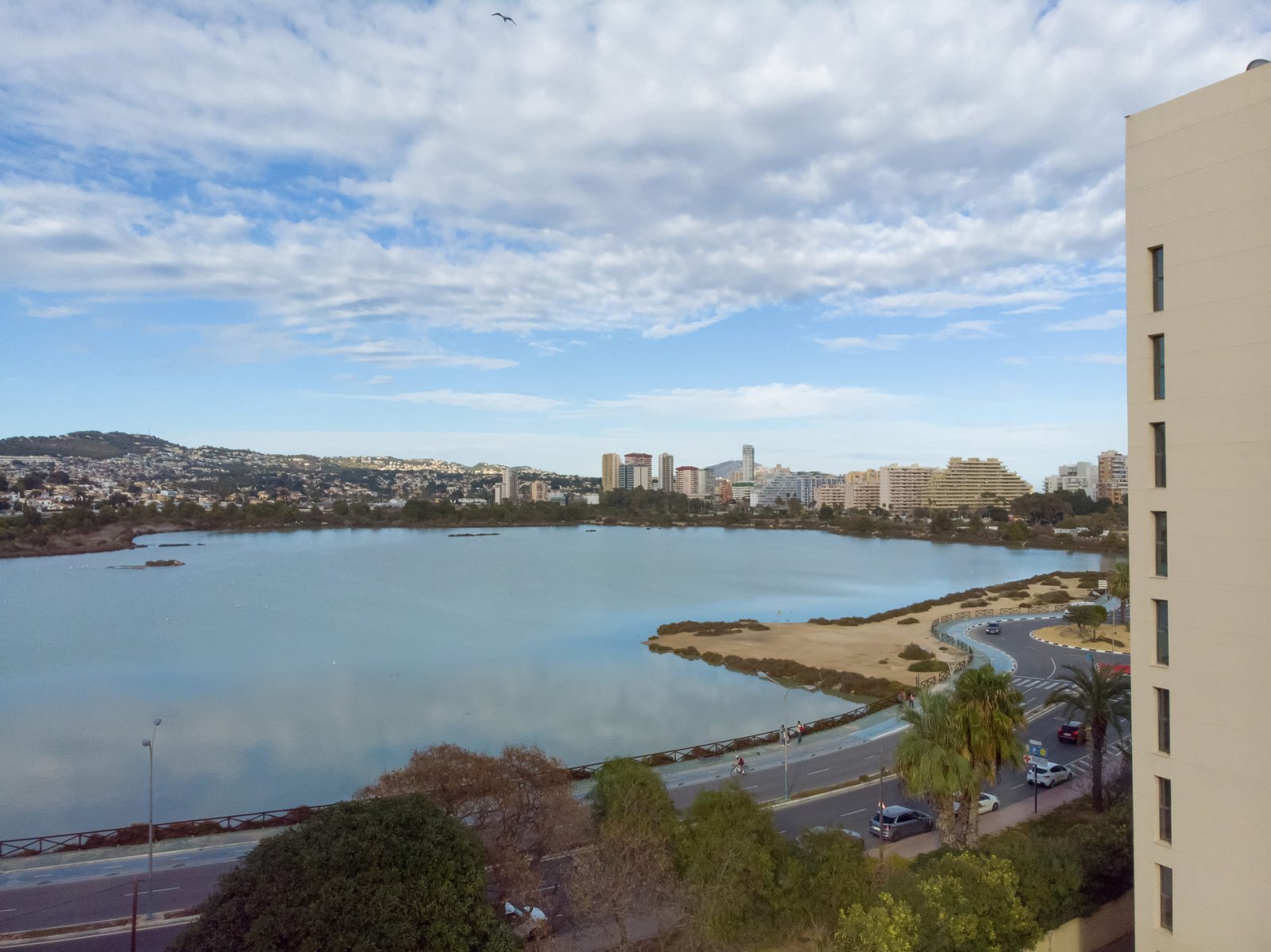 Ekskluzywne apartamenty, 100 m od morza z basenem i tarasami, Calpe