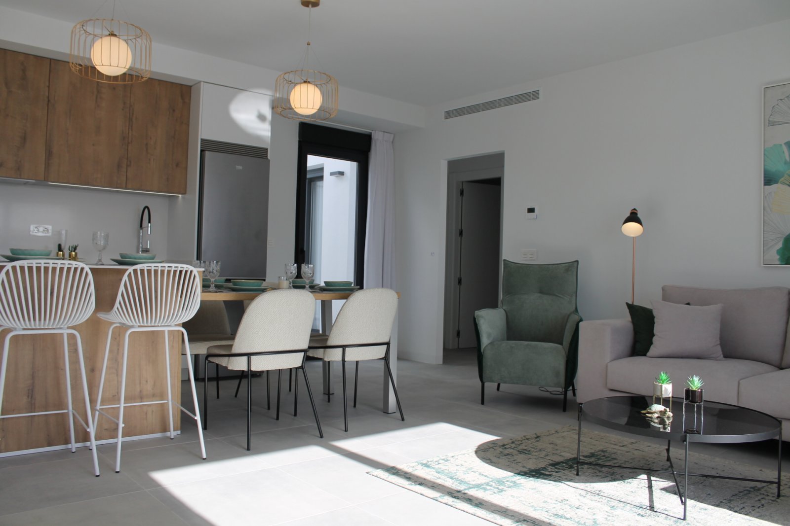 Ekskluzywne domy wolnostojące z basenem i prywatnym ogrodem, blisko lotniska, Roldán