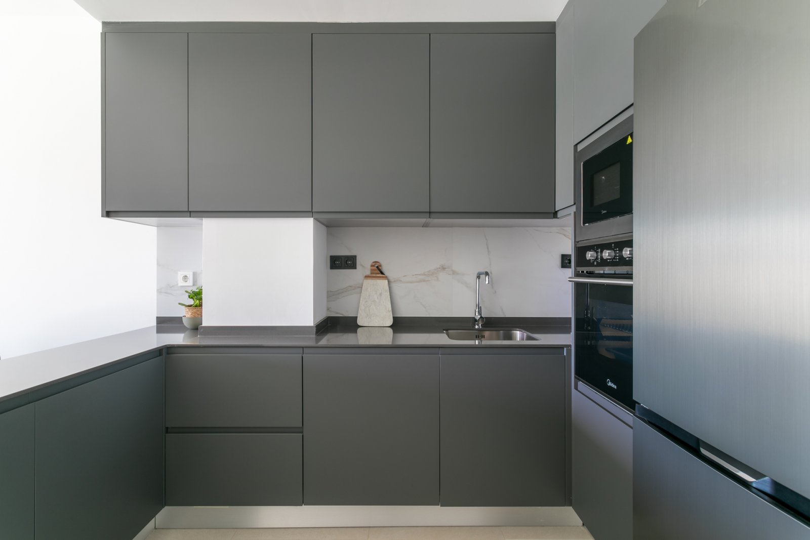 Nowoczesny apartament na 1 piętrze z tarasem 1 km od morza Torrevieja