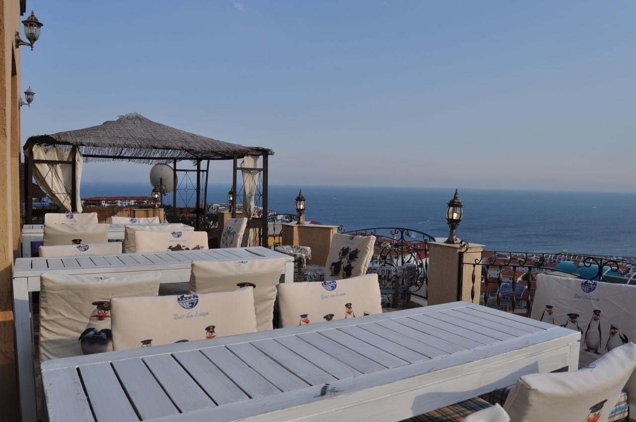 Hotel z restauracją i basenem w Sveti Vlas, Bułgaria
