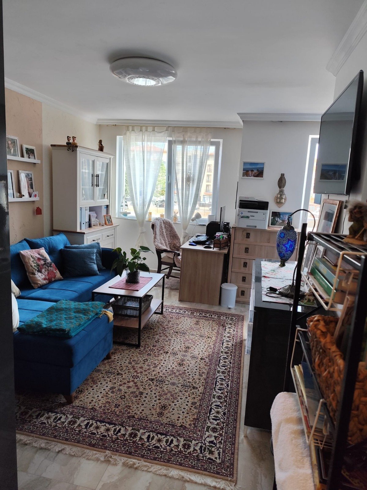 Eine Zwei-Zimmer-Wohnung im Magnolia 6-Komplex steht zum Verkauf – Luxus, Komfort und hervorragende Lage!