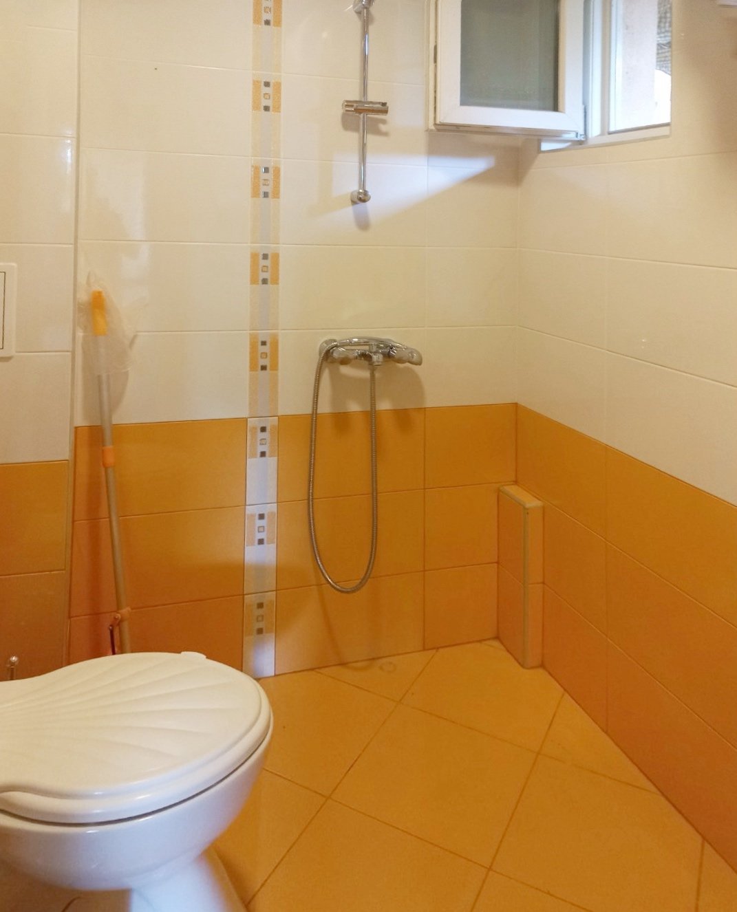 Geräumige Mehrzimmerwohnung in Sveti Vlas mit 2 im Preis inbegriffenen Parkplätzen