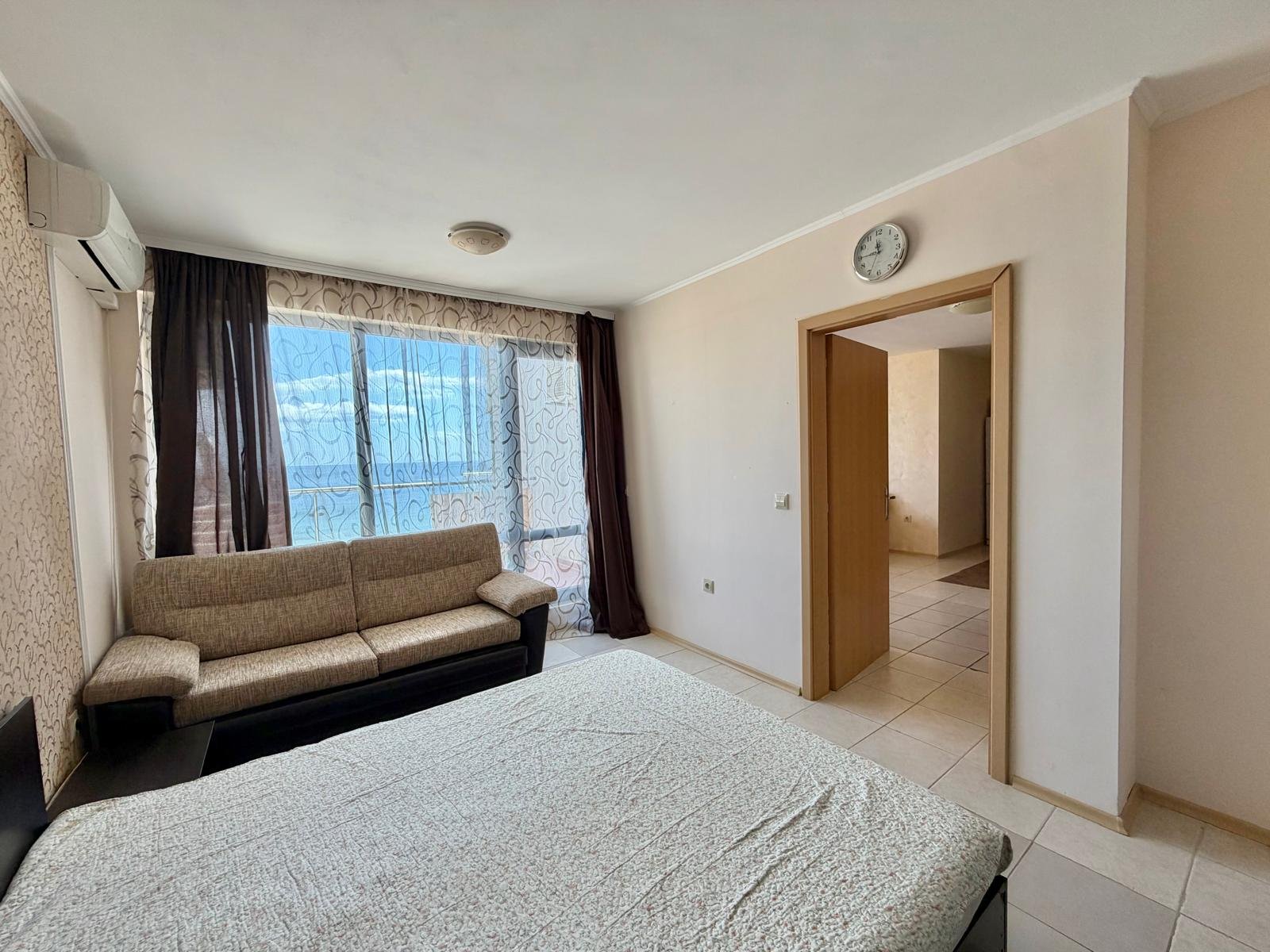 Oferujemy duży apartament z jedną sypialnią w Słonecznym Brzegu z widokiem na morze!