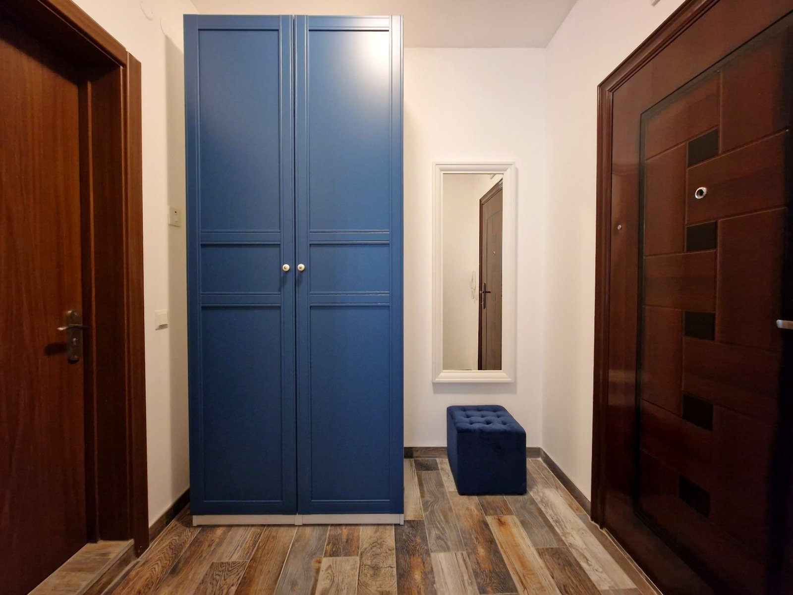 trzypokojowy apartament z widokiem na morze, dwie łazienki, tuż przy plaży, Biała