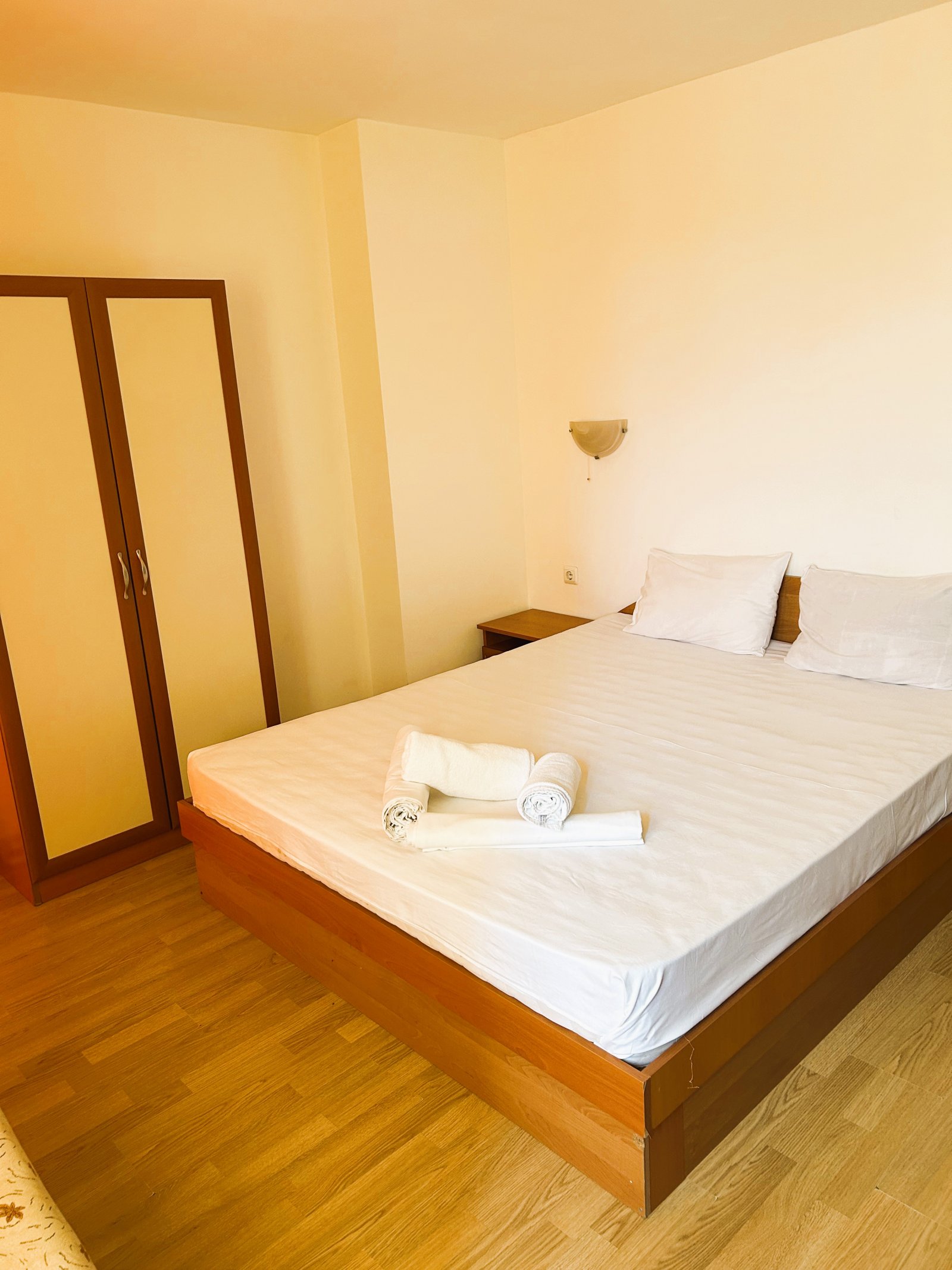 Piękny rodzinny hotel z restauracją na sprzedaż w centralnej części Rawdy