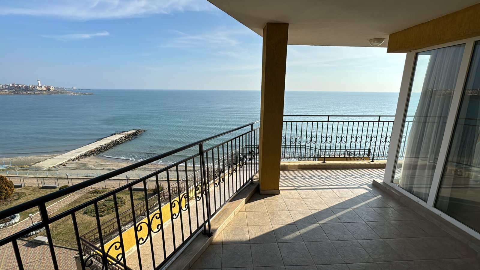 Piękny apartament z panoramicznym widokiem na morze w kompleksie Midia Aheloy