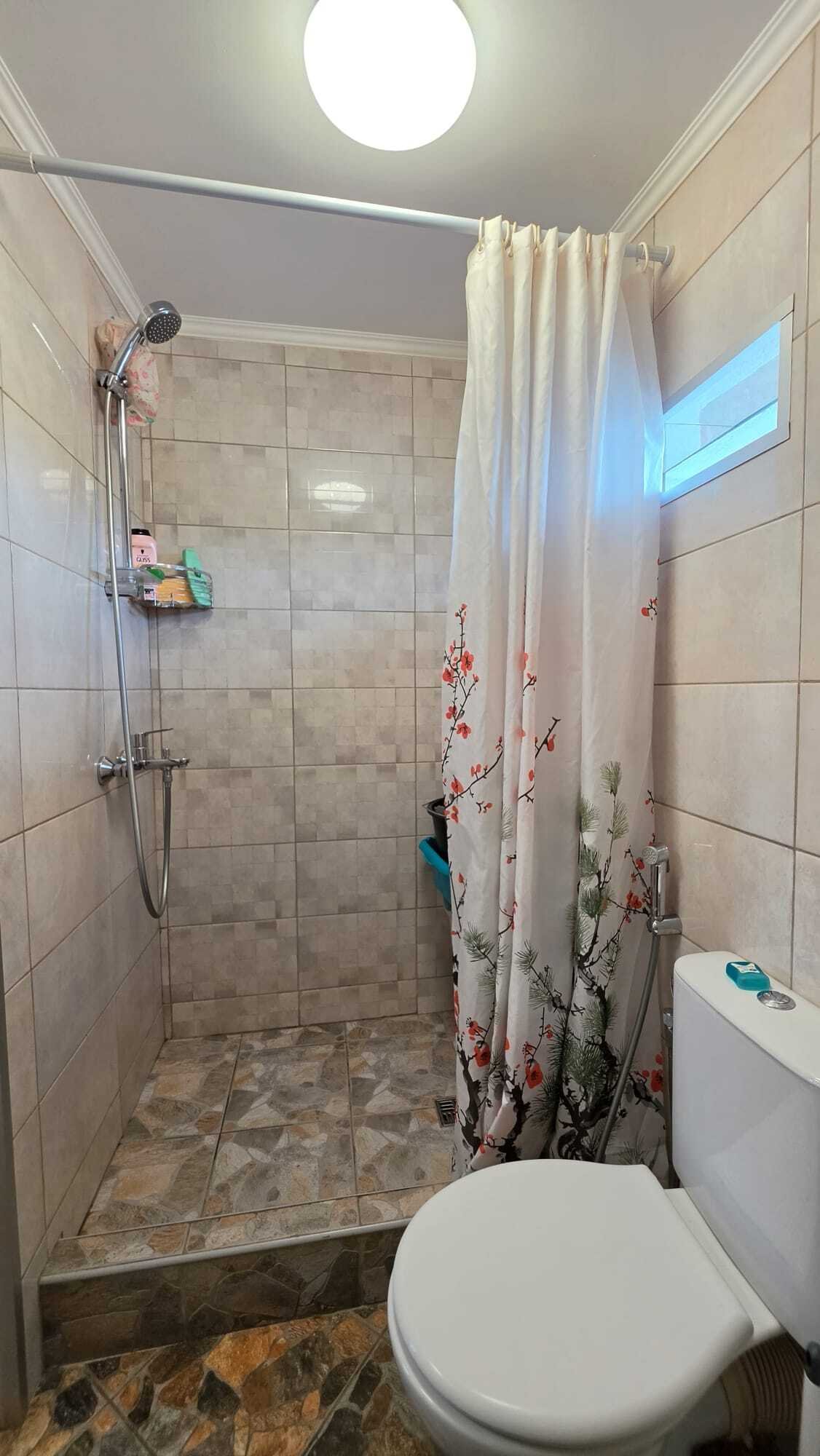 Dom jednorodzinny z domkiem gościnnym we wsi Djulevo, region Burgas, Bułgaria