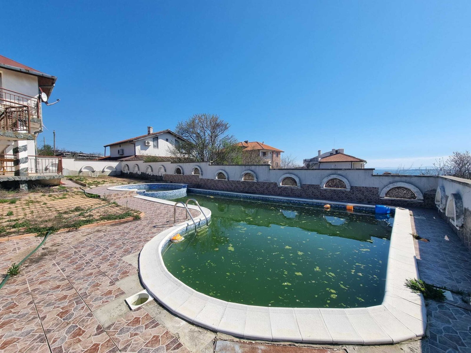 Dom jednorodzinny z widokiem na morze i dużym basenem w Intsaraki, Sveti Vlas, Bułgaria