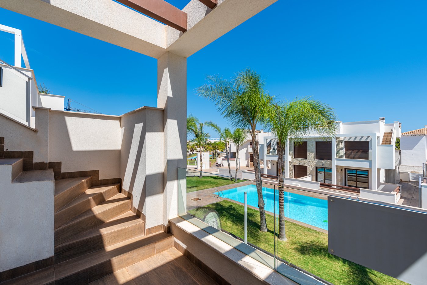 Umeblowane bungalowy, basen i 3,5 km od morza, Torrevieja