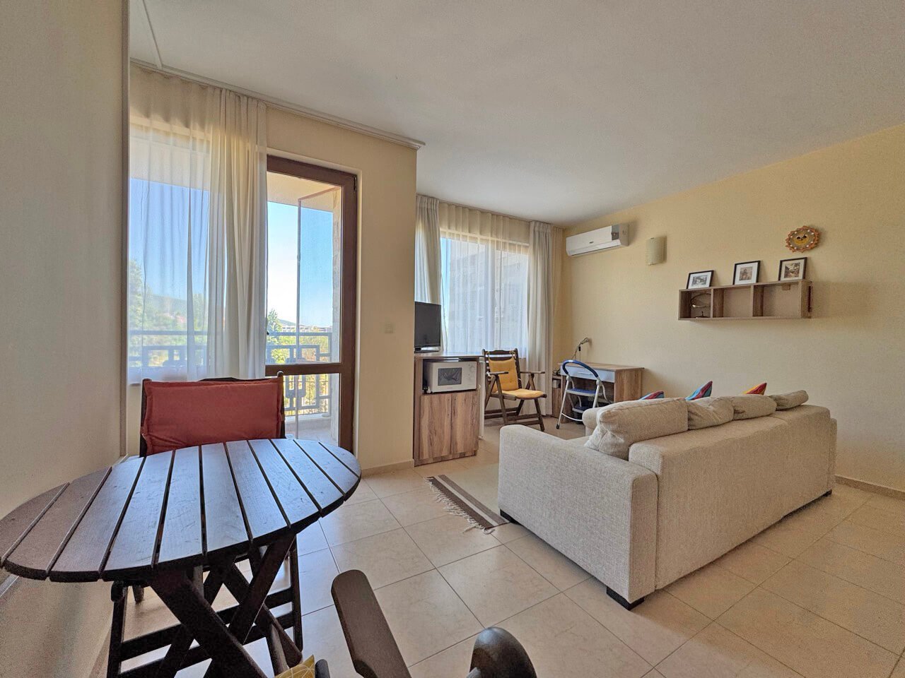 Studio im Komplex Relax mit Blick auf die Berge in Sveti Vlas, BulgarienStudio w kompleksie Relax z widokiem na góry w Sveti Vlas, Bułgaria