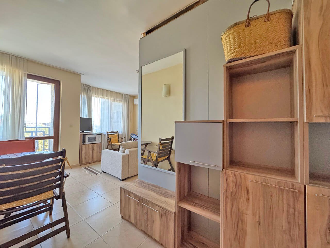 Studio im Komplex Relax mit Blick auf die Berge in Sveti Vlas, BulgarienStudio w kompleksie Relax z widokiem na góry w Sveti Vlas, Bułgaria