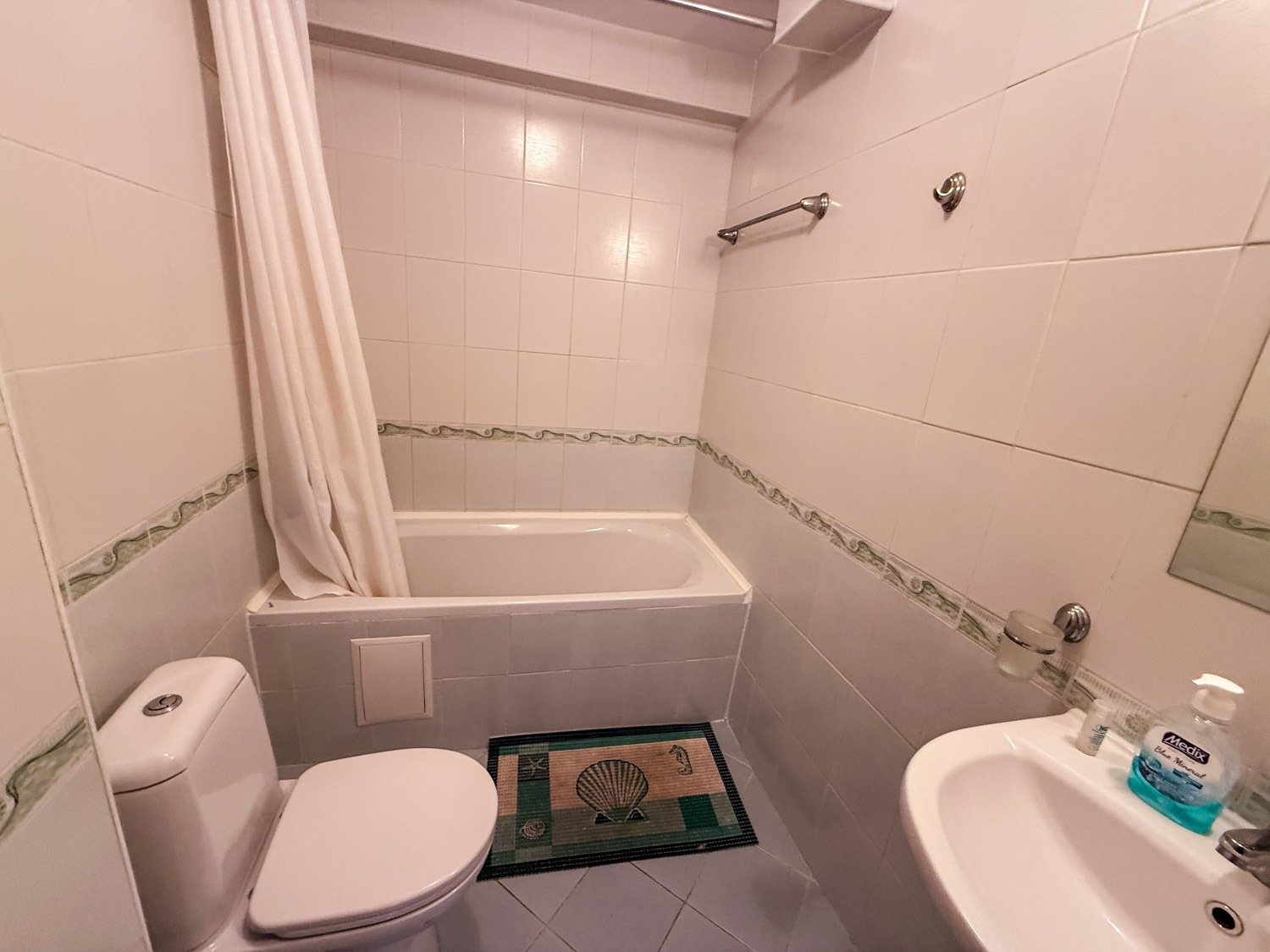 Trzypokojowy apartament z widokiem na morze i basen w kompleksie The Vineyards Resort, Aheloy, Bułgaria