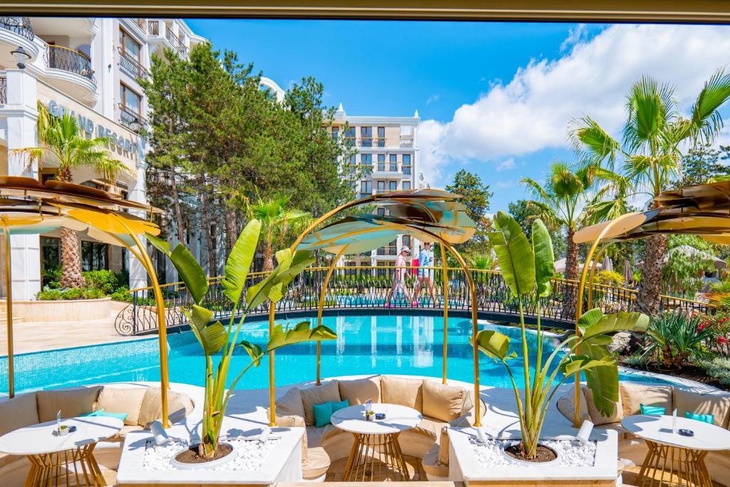 Sunny Beach: Sunny Beach: