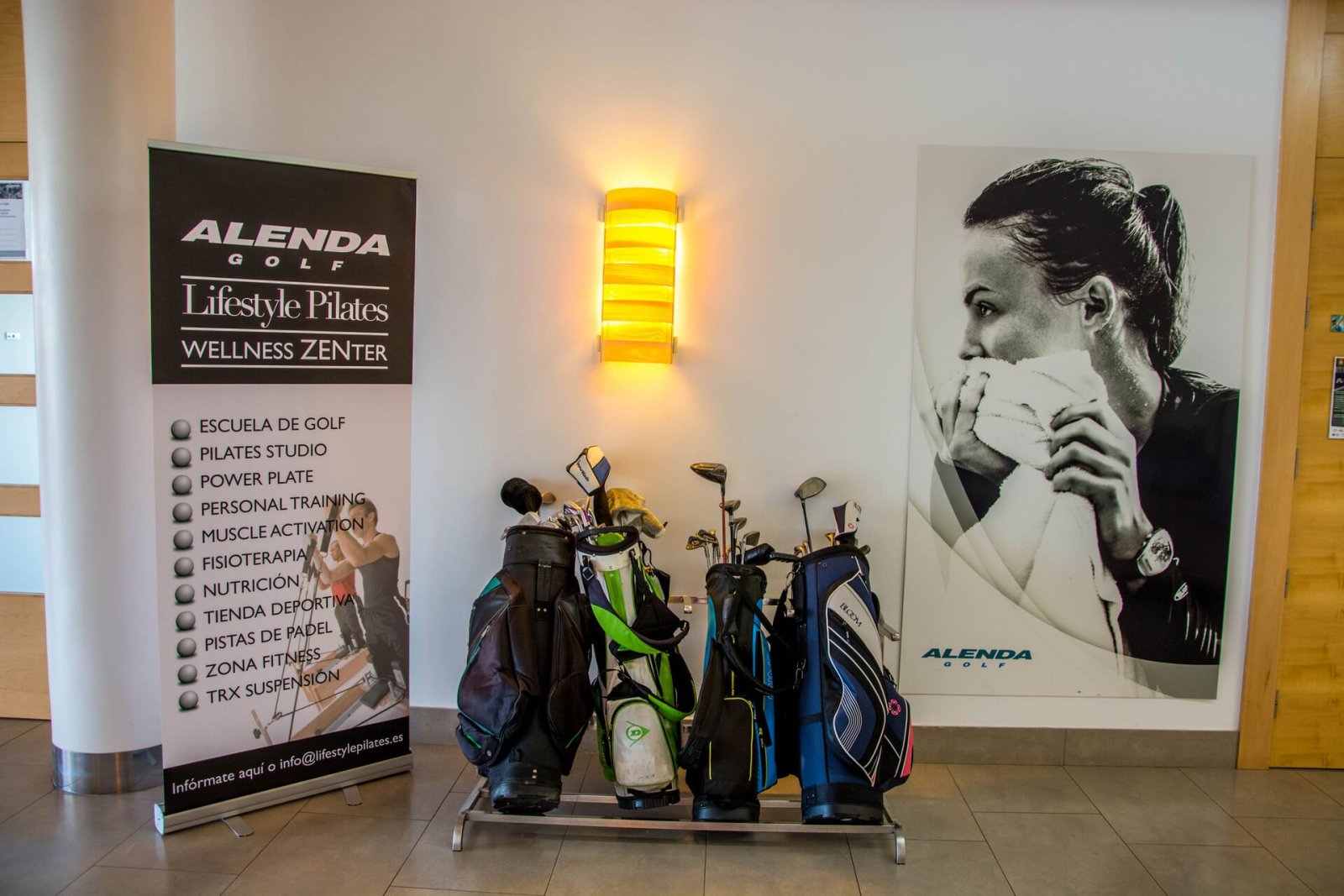 Nowoczesny apartament z prywatnym ogrodem tuż przy polu golfowym, Elche, Alicante