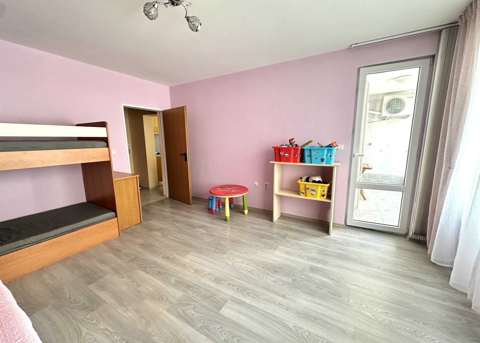 Dwupokojowe mieszkanie z częściowym widokiem na morze przy ulicy Tutkhon, Pomorie, Bułgaria