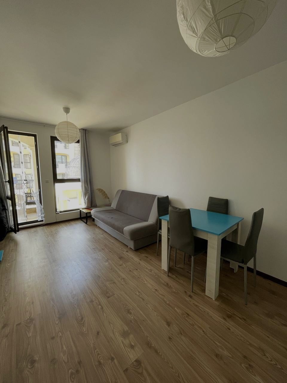 Mebleowe mieszkanie dwupokojowe o powierzchni 55 m² w kompleksie Marski Bryag, Sveti Vlas