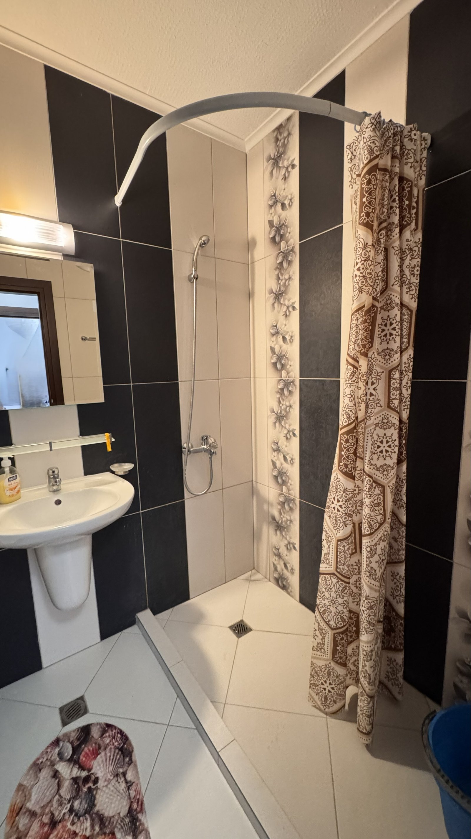 Mebleowe mieszkanie dwupokojowe o powierzchni 55 m² w kompleksie Marski Bryag, Sveti Vlas