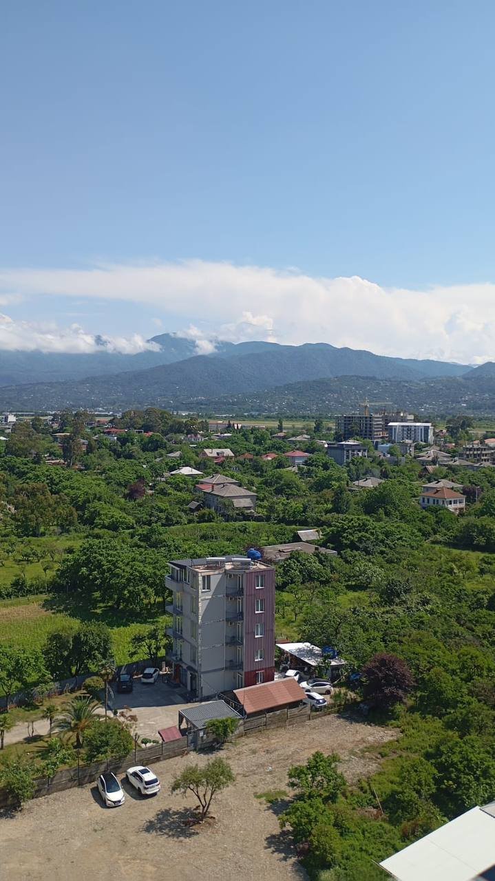 Kluczem gotowa, w pełni odnowiona dwupokojowa mieszkanie z widokiem na góry w Batumi, Gruzja
