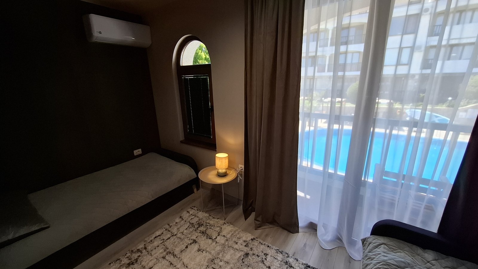 Trzypiętrowy dom szeregowy bezpośrednio przy linii brzegowej, Sun Coast Resort, 50 m od plaży, Sveti Vlas, Bułgaria
