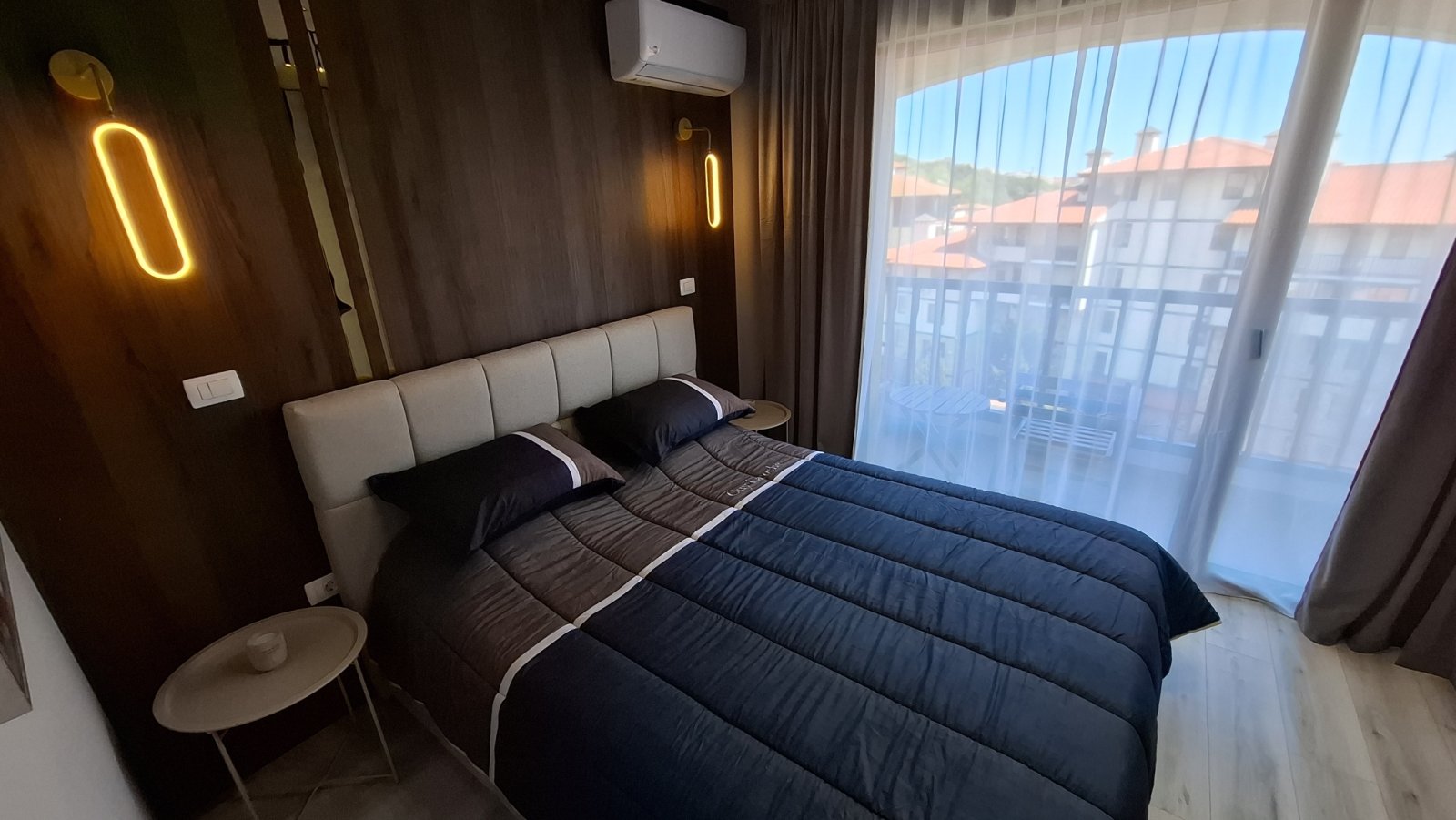 Trzypiętrowy dom szeregowy bezpośrednio przy linii brzegowej, Sun Coast Resort, 50 m od plaży, Sveti Vlas, Bułgaria