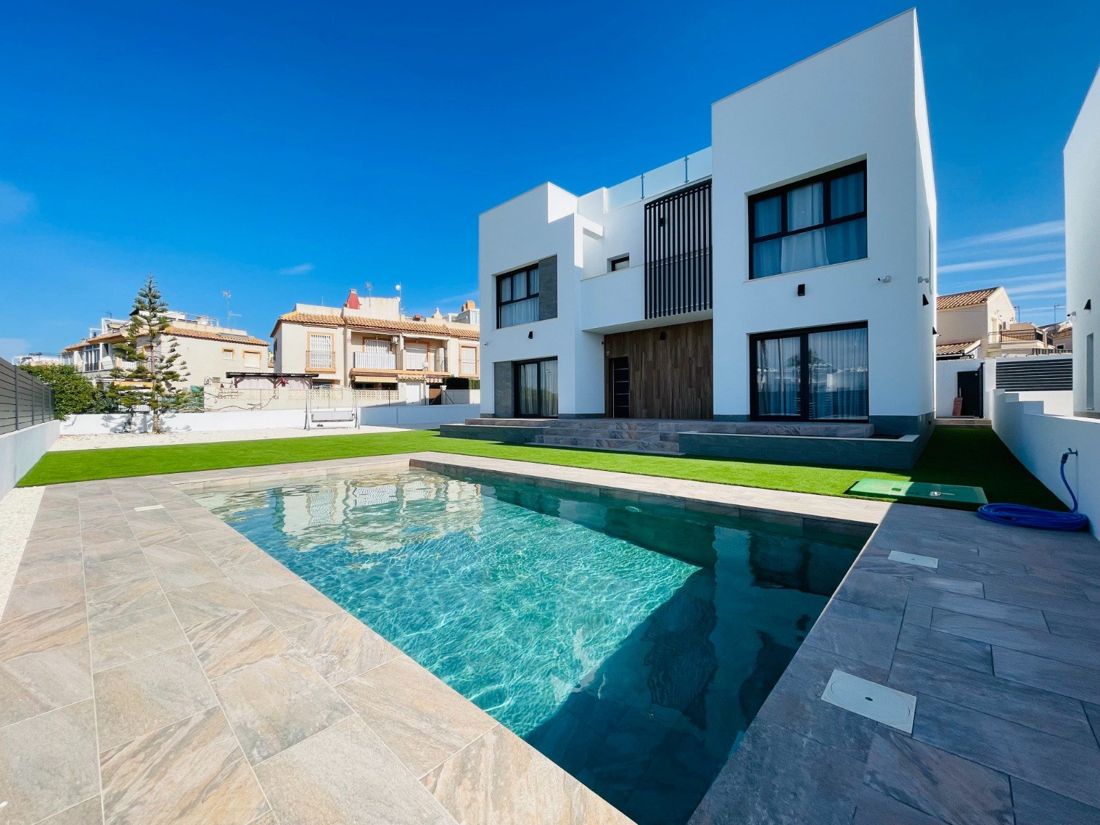 Luksusowy dom z widokiem na morze i basenem, Torrevieja