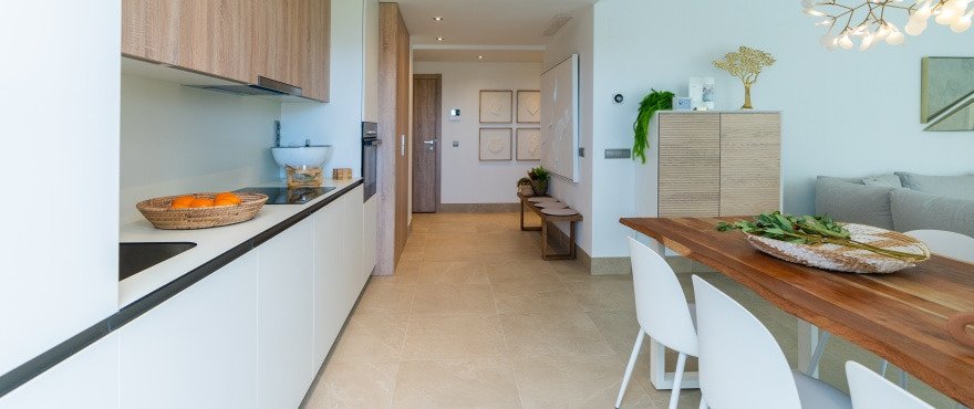 Luxuriöse Erdgeschosswohnung am Golfplatz mit herrlicher Aussicht – eine einzigartige Investitionsmöglichkeit.