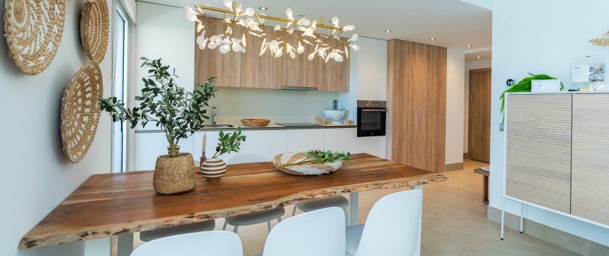 Luxuriöse Erdgeschosswohnung am Golfplatz mit herrlicher Aussicht – eine einzigartige Investitionsmöglichkeit.