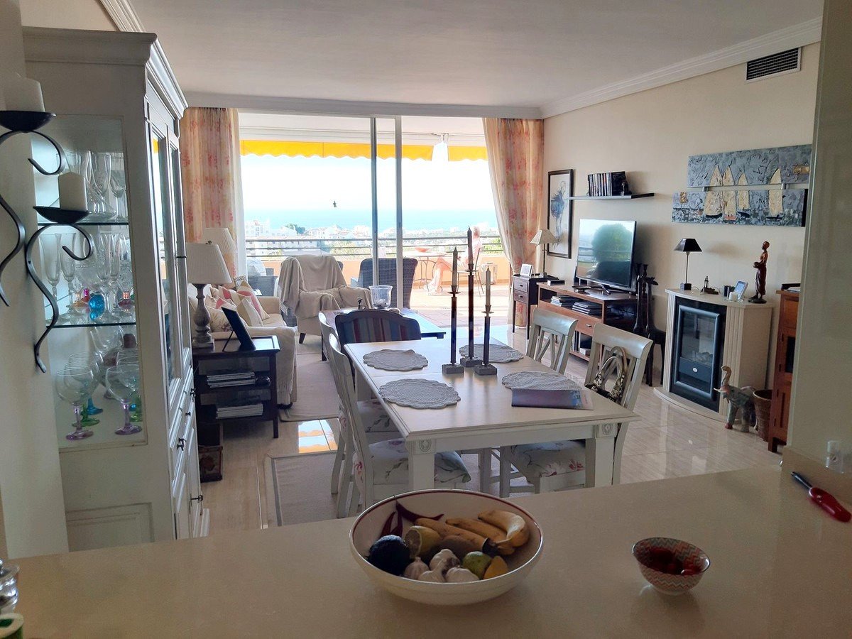 Luxusapartment mit atemberaubendem Meerblick – Golfparadies in Miraflores, Costa del Sol