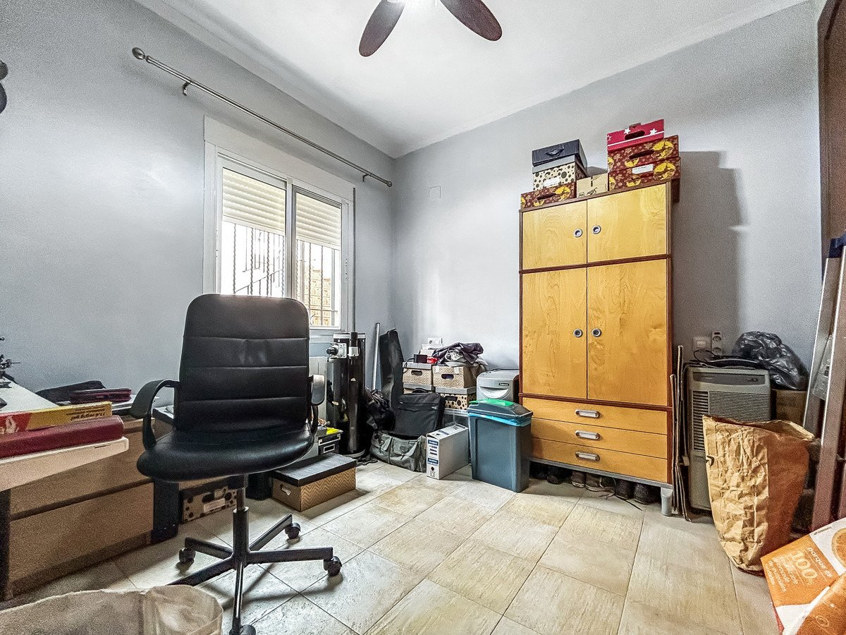 Wunderschöne, freistehende Villa mit 3 Schlafzimmern und 2 Bädern in der Nähe des Zentrums von Sagra, Alicante.