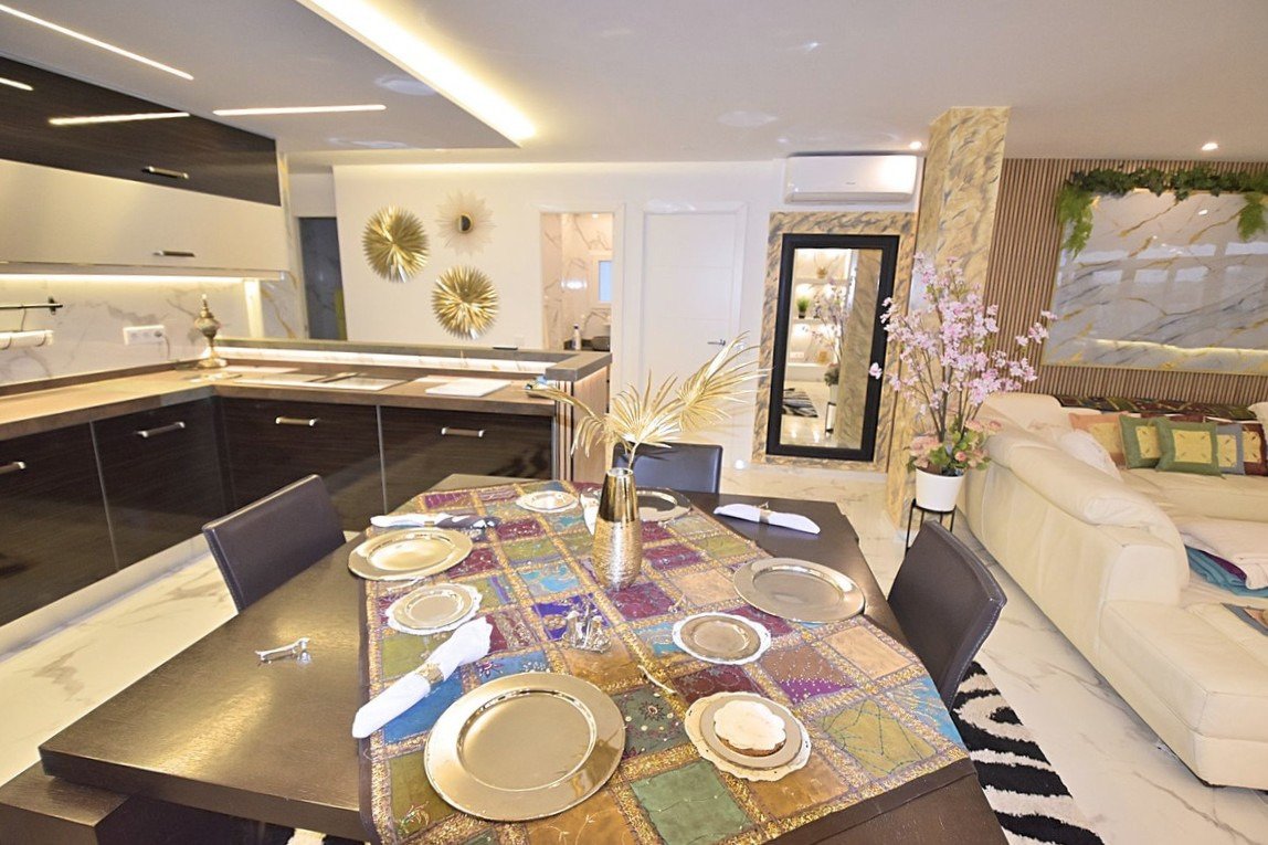 Stilvolles Apartment nur 5 Gehminuten vom Strand entfernt – im Herzen des luxuriösen Marbella!