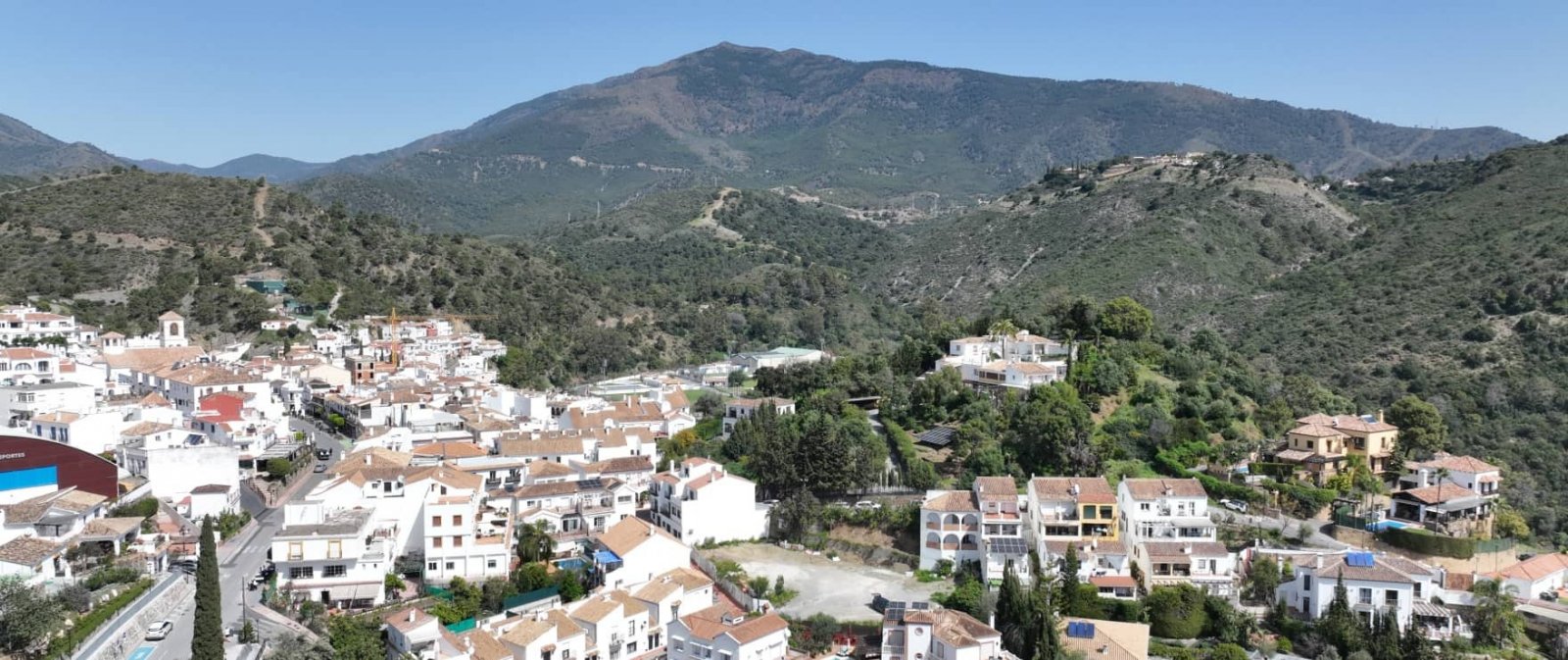 Großzügiges Apartment mit Terrasse in erstklassiger Lage Benahavis Costa del Sol Luxusresidenz am Golfplatz.
