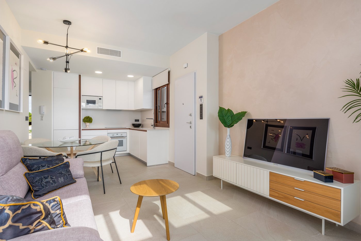 Nowoczesny bungalow, 3,5 km od morza, basenu i ogrodów, Torrevieja