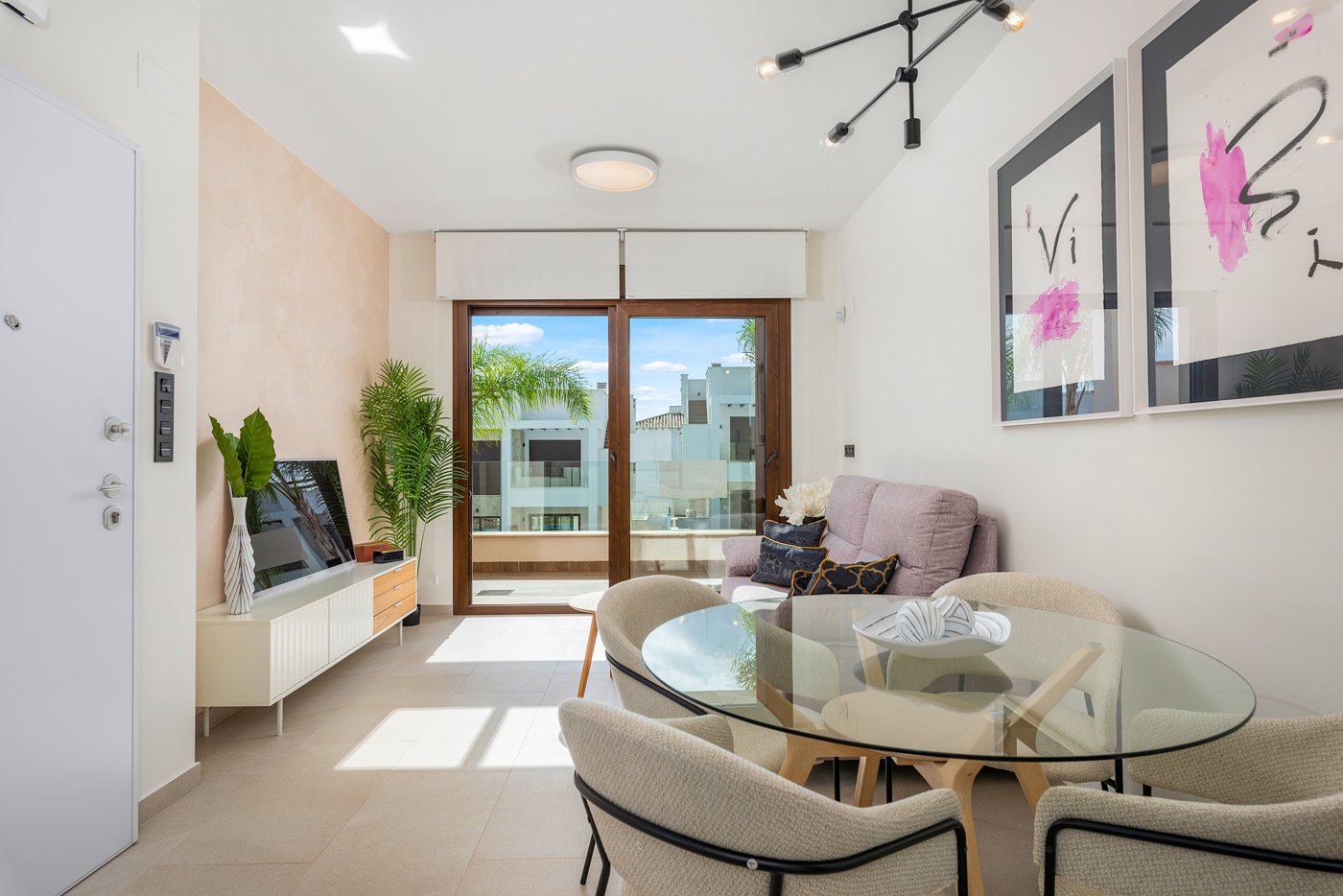 Nowoczesny bungalow, 3,5 km od morza, basenu i ogrodów, Torrevieja