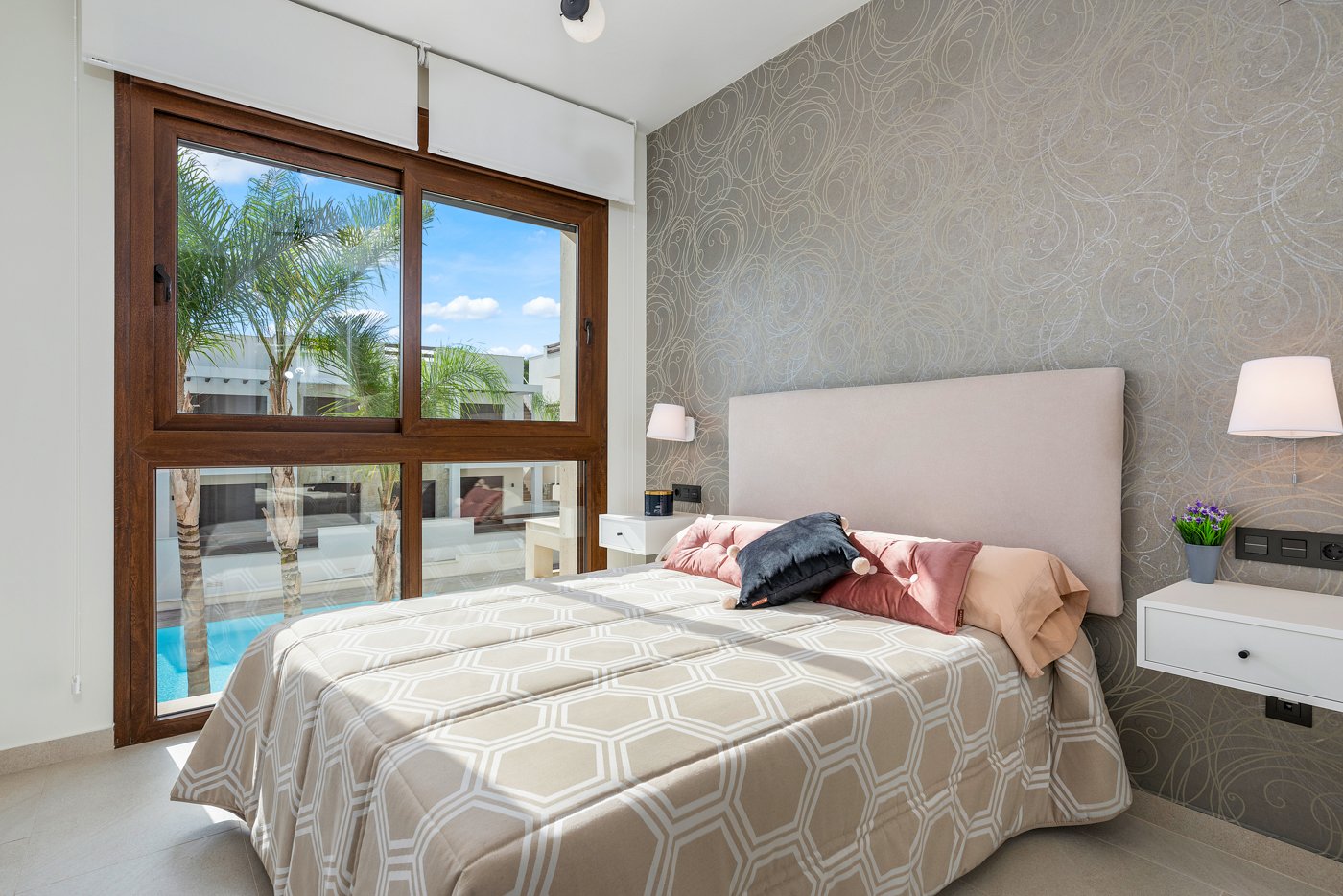 Nowoczesny bungalow, 3,5 km od morza, basenu i ogrodów, Torrevieja
