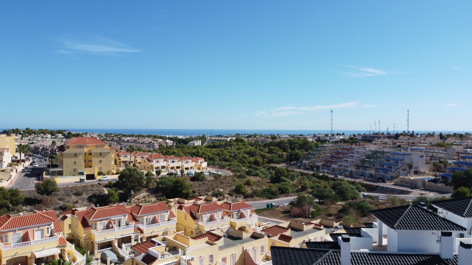 W pełni umeblowane apartamenty z tarasem i wspólnym basenem, Las Filipinas