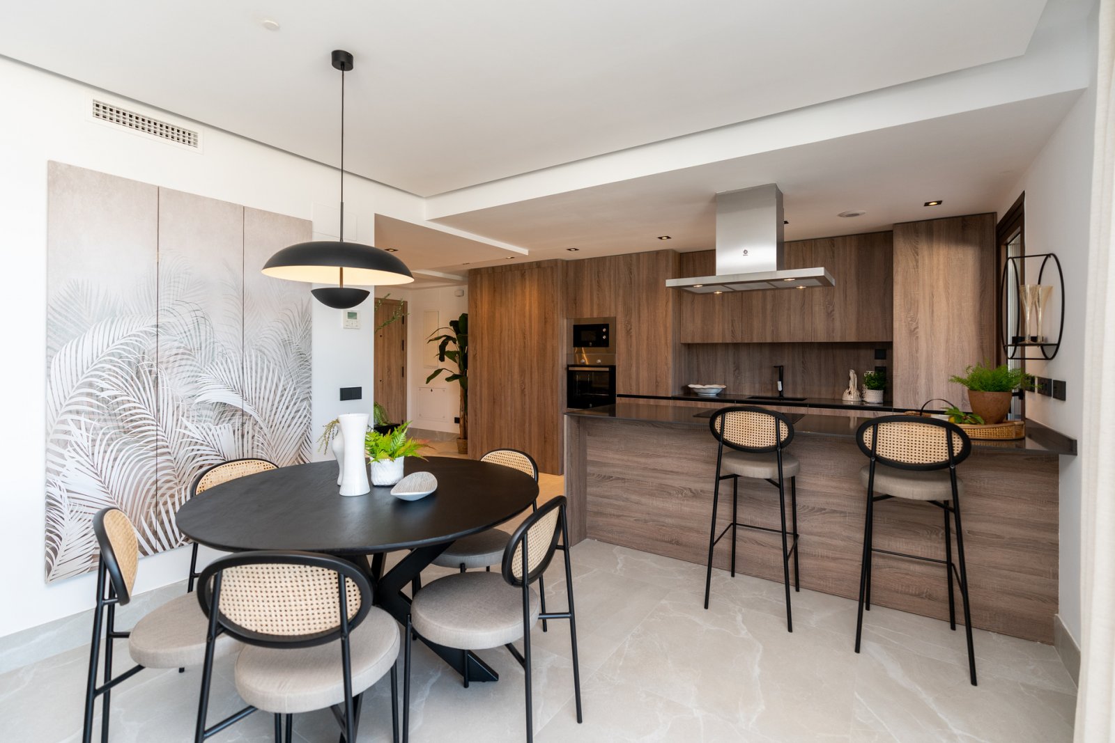 Ekskluzywne apartamenty z widokiem na morze i basenem, Istán