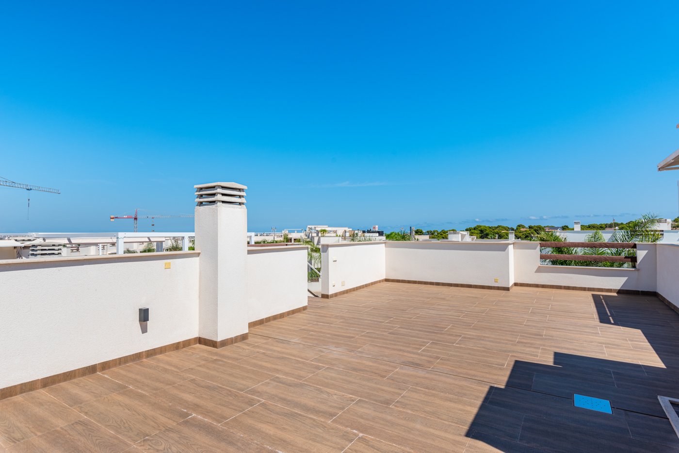 Umeblowane bungalowy, basen i 3,5 km od morza, Torrevieja