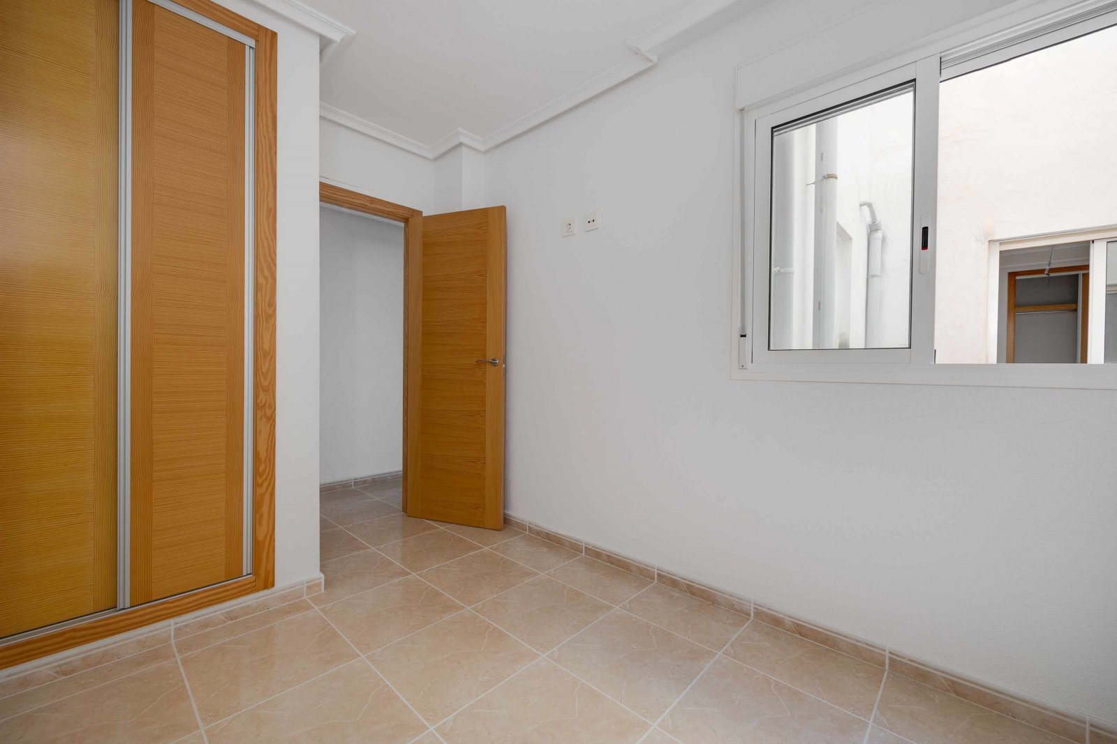 Nowoczesny apartament z 2 sypialniami, przestronnym tarasem i basenem, San Fulgencio, Hiszpania