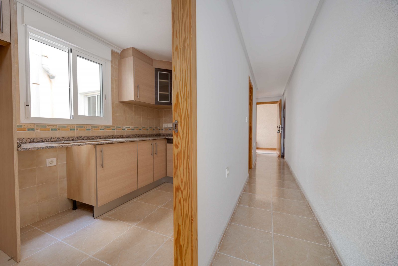 Nowoczesny apartament z 2 sypialniami, przestronnym tarasem i basenem, San Fulgencio, Hiszpania