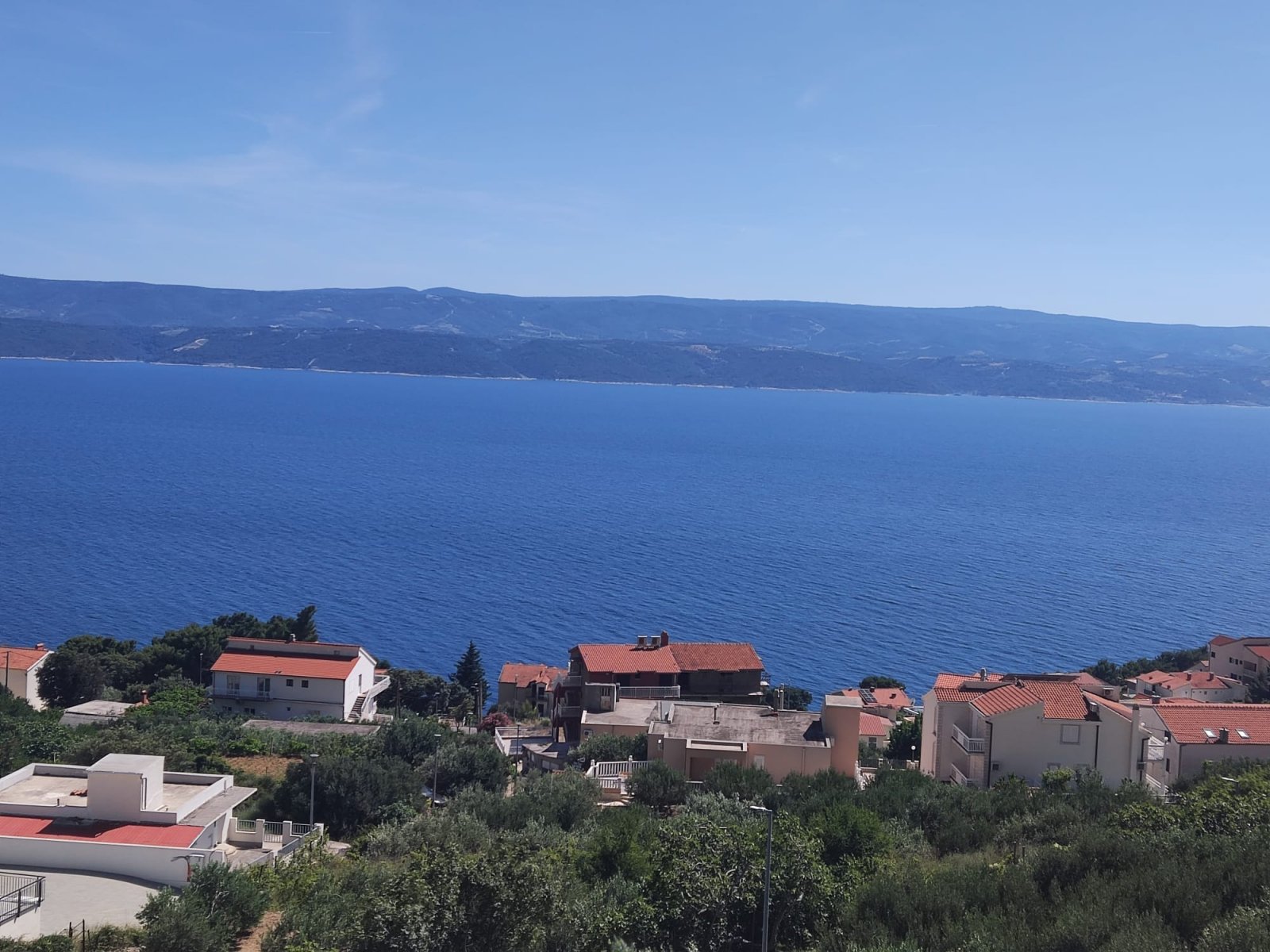 Apartmenthaus mit wunderschönem Panoramablick auf das Meer und die Inseln in Stanići
