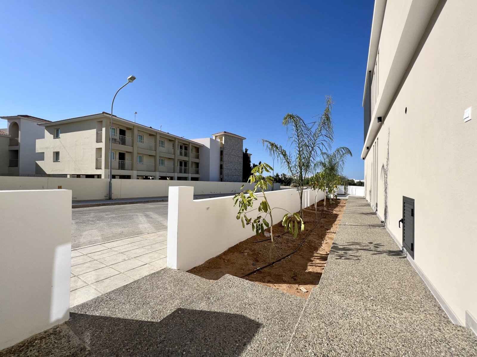 Luxuriöse 3 Zimmer mit großem Garten