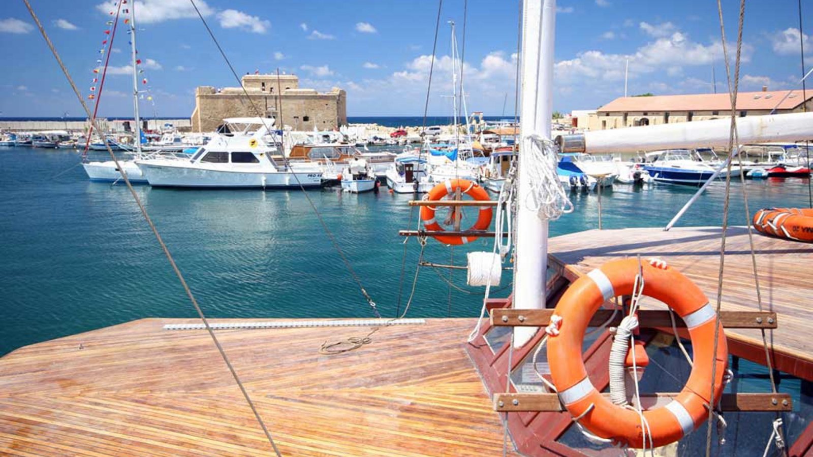 Sonnige Dreizimmerwohnung → in Strand- und Altstadtnähe, Meerblick → Paphos