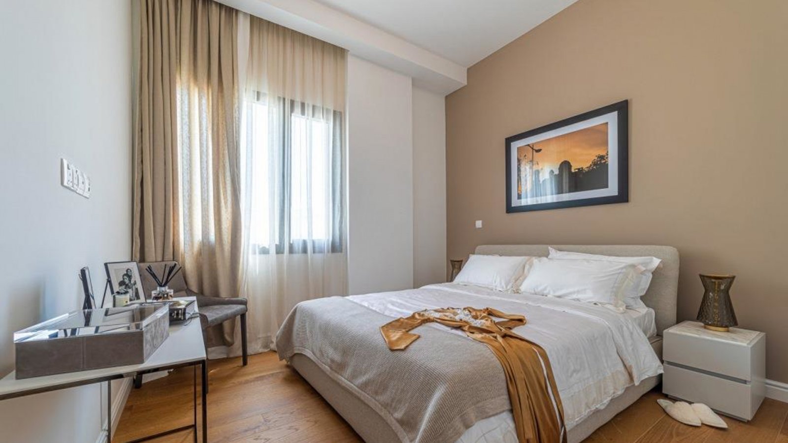 Sonnige Dreizimmerwohnung → in Strand- und Altstadtnähe, Meerblick → Paphos