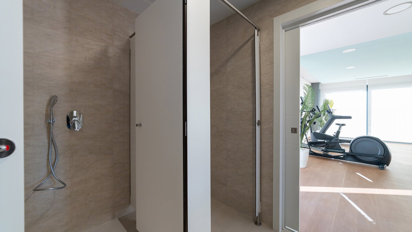 Nowoczesny apartament w pobliżu pola golfowego, plaży i centrum Benidormu