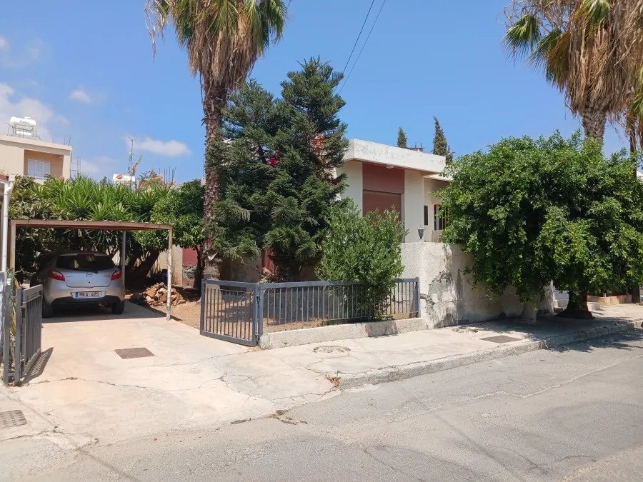 Ayios Athanasios: Wolnostojąca willa w Ayios Athanasios, Limassol 